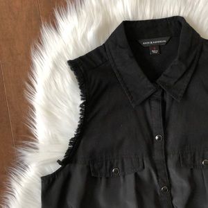 Rock & Republic Snap Closure Button Down Tank Top with Cutoff Frayed Sleeves S